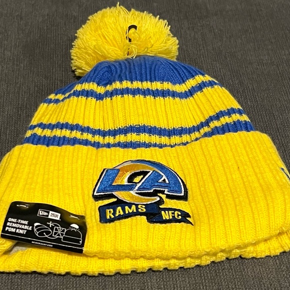 Los Angeles Rams Beanie Sideline Sport Knit Pom Beanie by NEW ERA. Must See RARE - Picture 3 of 9